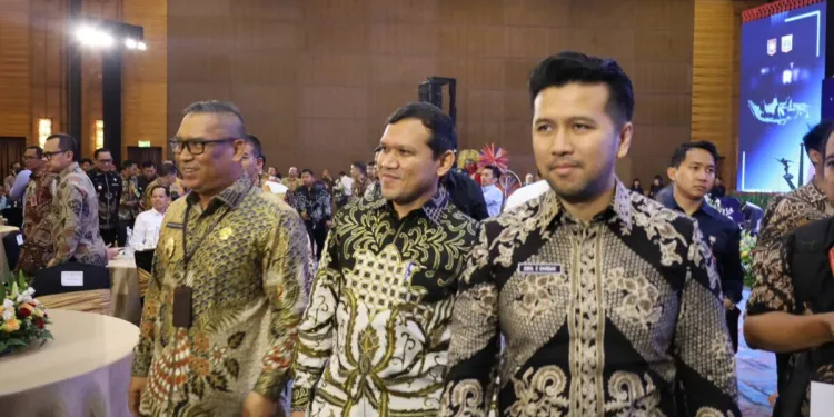 Ⓒ Hak cipta foto di atas dikembalikan sesungguhnya kepada pemilik foto Ⓒ Hak cipta foto di atas dikembalikan sesungguhnya kepada pemilik foto