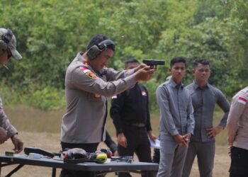 Tingkatkan Kesiapsiagaan, Kapolres Lhokseumawe Pimpin Latihan Menembak Personel