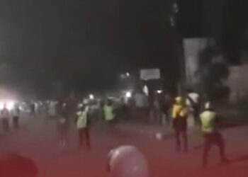 Demo Mahasiswa di Makassar Ricuh dengan Ojol, Lalin Lumpuh