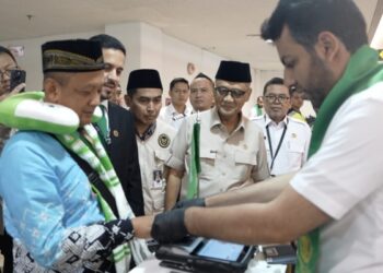 Menhaj Tinjau Layanan Fast Track Makkah Route di Juanda