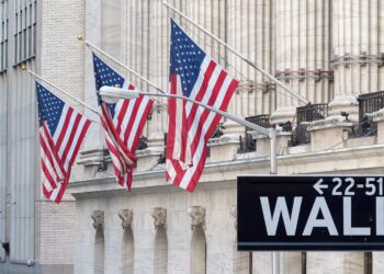 Wall Street Melemah, Investor Cemas Dampak Geopolitik