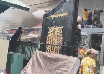 Kebakaran 77 Rumah di Kampung Jawa Lama, Polisi Turunkan Water Cannon dan Amankan Lokasi