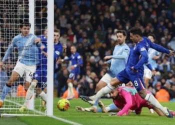 Enzo Fernandez, usai gagal memanfaatkan peluang emas di Final Piala FA 2026 melawan Manchester City di Stadion Wembley.