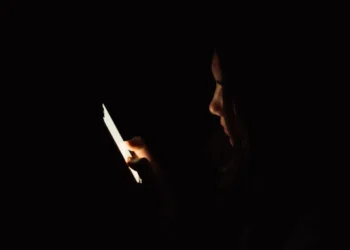Panduan Fitur Keamanan Apple & Google Hadapi Serangan Spyware