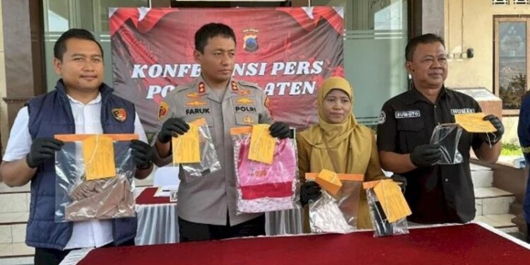 Ⓒ Hak cipta foto di atas dikembalikan sesungguhnya kepada pemilik foto Ⓒ Hak cipta foto di atas dikembalikan sesungguhnya kepada pemilik foto