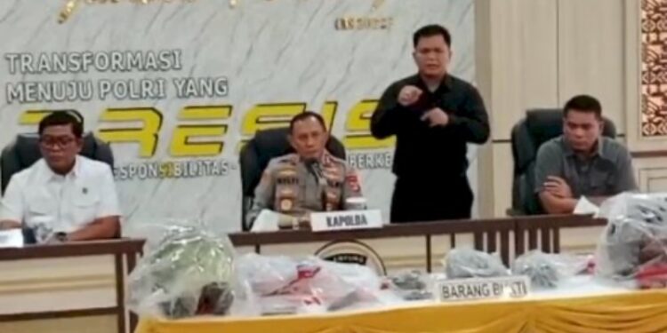 Ⓒ Hak cipta foto di atas dikembalikan sesungguhnya kepada pemilik foto Ⓒ Hak cipta foto di atas dikembalikan sesungguhnya kepada pemilik foto