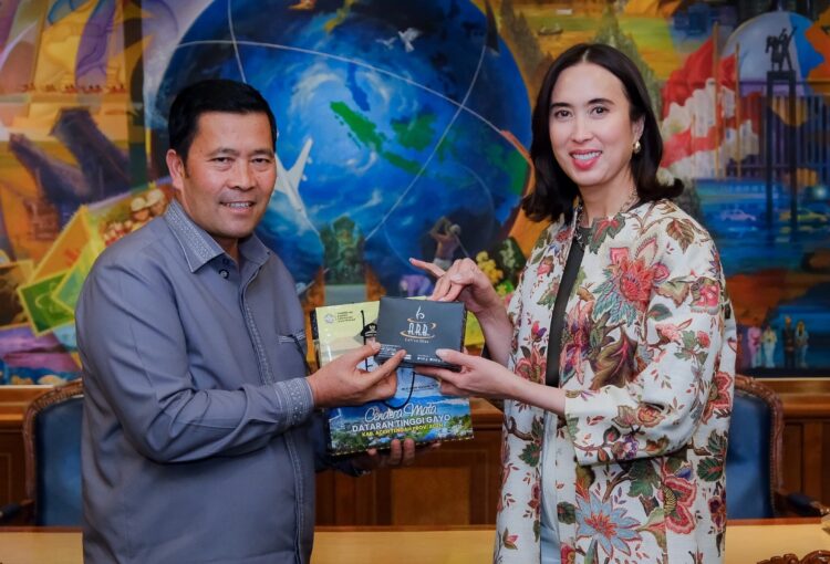Ⓒ Hak cipta foto di atas dikembalikan sesungguhnya kepada pemilik foto Ⓒ Hak cipta foto di atas dikembalikan sesungguhnya kepada pemilik foto