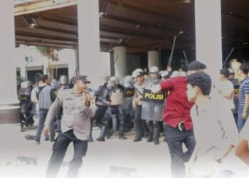 Tolak Pergub JKA, Unjuk Rasa di Kantor Gubernur Aceh Berakhir Ricuh