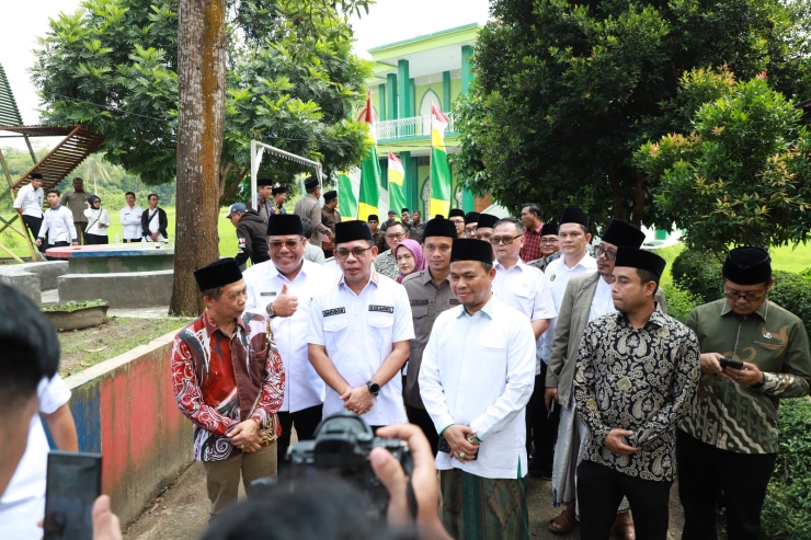 Ⓒ Hak cipta foto di atas dikembalikan sesungguhnya kepada pemilik foto Ⓒ Hak cipta foto di atas dikembalikan sesungguhnya kepada pemilik foto