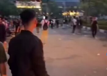 Demo Tolak Pergub JKA di Kantor Gubernur Aceh Berakhir Ricuh