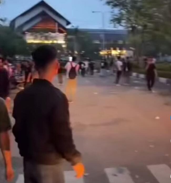 Ⓒ Hak cipta foto di atas dikembalikan sesungguhnya kepada pemilik foto Ⓒ Hak cipta foto di atas dikembalikan sesungguhnya kepada pemilik foto