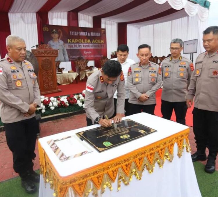 Ⓒ Hak cipta foto di atas dikembalikan sesungguhnya kepada pemilik foto Ⓒ Hak cipta foto di atas dikembalikan sesungguhnya kepada pemilik foto
