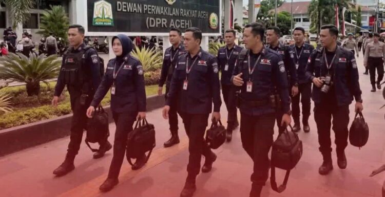 Ⓒ Hak cipta foto di atas dikembalikan sesungguhnya kepada pemilik foto Ⓒ Hak cipta foto di atas dikembalikan sesungguhnya kepada pemilik foto