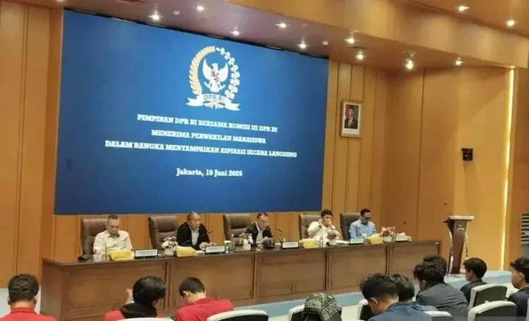 Ⓒ Hak cipta foto di atas dikembalikan sesungguhnya kepada pemilik foto Ⓒ Hak cipta foto di atas dikembalikan sesungguhnya kepada pemilik foto