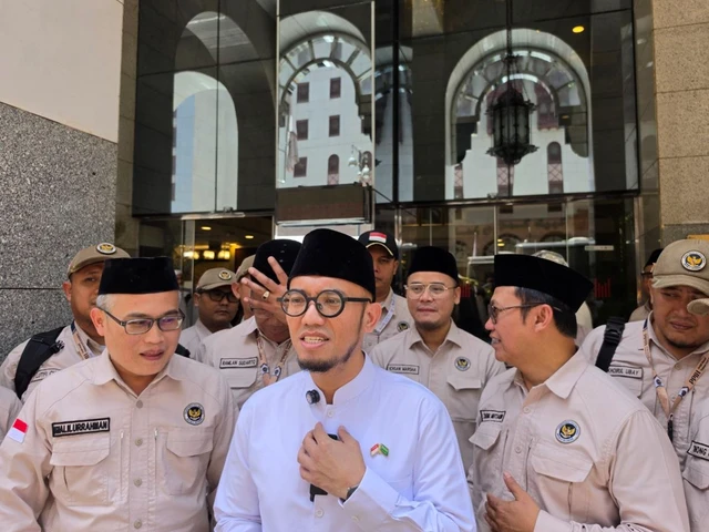 Ⓒ Hak cipta foto di atas dikembalikan sesungguhnya kepada pemilik foto Ⓒ Hak cipta foto di atas dikembalikan sesungguhnya kepada pemilik foto