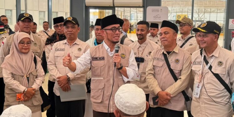Ⓒ Hak cipta foto di atas dikembalikan sesungguhnya kepada pemilik foto Ⓒ Hak cipta foto di atas dikembalikan sesungguhnya kepada pemilik foto
