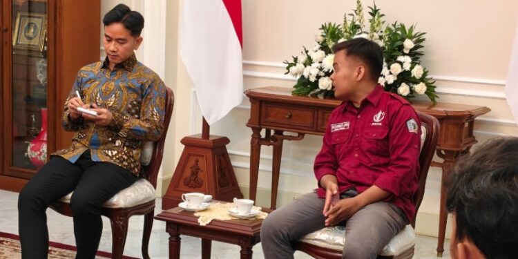 Ⓒ Hak cipta foto di atas dikembalikan sesungguhnya kepada pemilik foto Ⓒ Hak cipta foto di atas dikembalikan sesungguhnya kepada pemilik foto