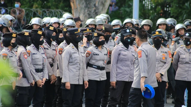 Ⓒ Hak cipta foto di atas dikembalikan sesungguhnya kepada pemilik foto Ⓒ Hak cipta foto di atas dikembalikan sesungguhnya kepada pemilik foto