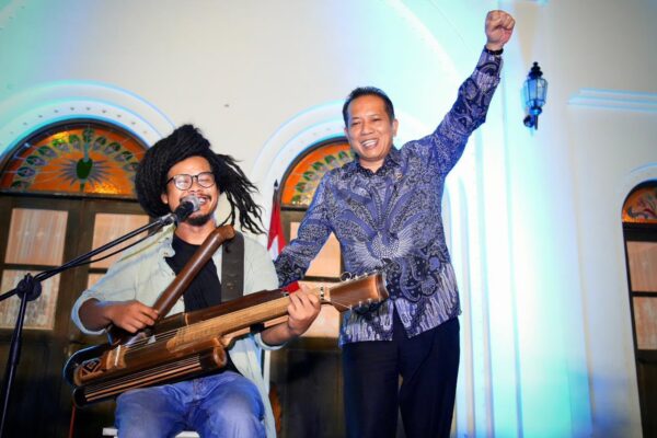 Ⓒ Hak cipta foto di atas dikembalikan sesungguhnya kepada pemilik foto Ⓒ Hak cipta foto di atas dikembalikan sesungguhnya kepada pemilik foto