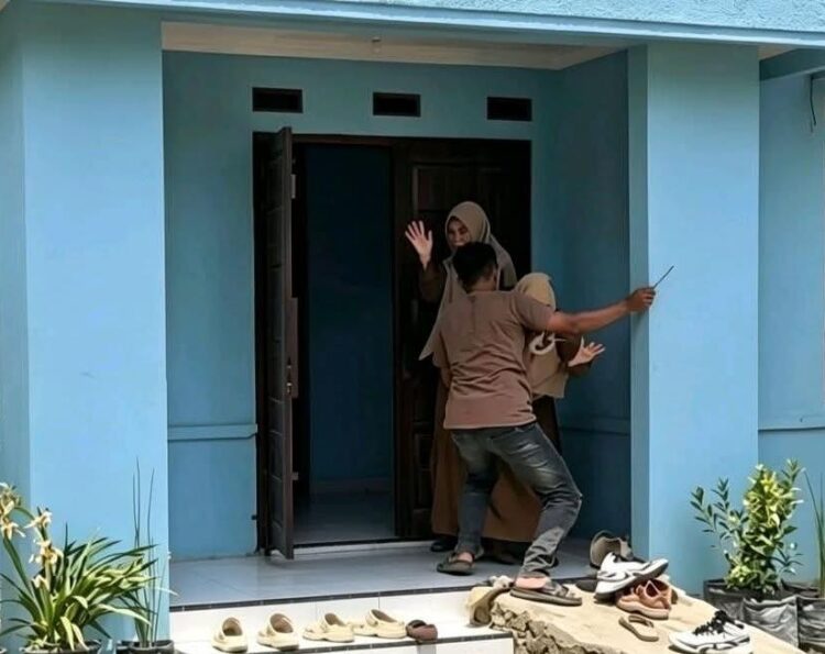 Ⓒ Hak cipta foto di atas dikembalikan sesungguhnya kepada pemilik foto Ⓒ Hak cipta foto di atas dikembalikan sesungguhnya kepada pemilik foto
