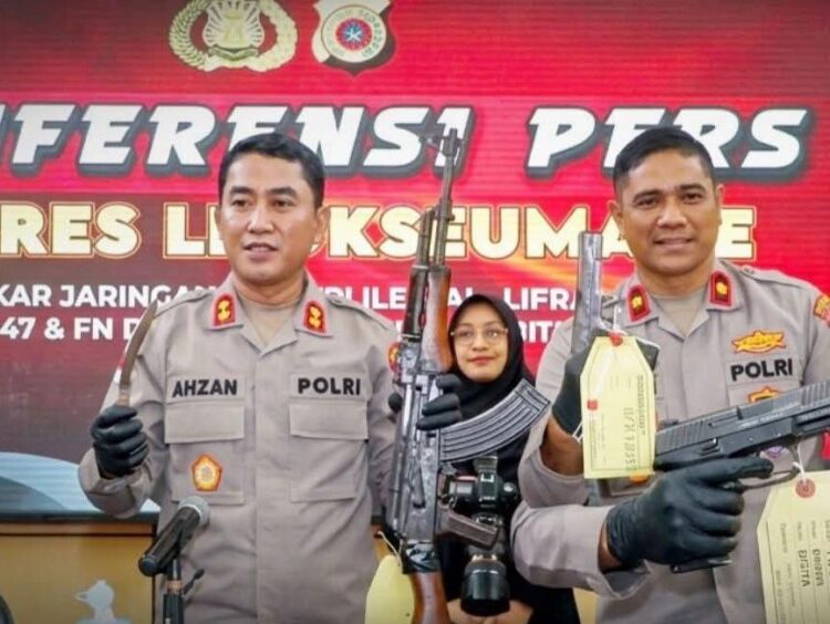 Ⓒ Hak cipta foto di atas dikembalikan sesungguhnya kepada pemilik foto Ⓒ Hak cipta foto di atas dikembalikan sesungguhnya kepada pemilik foto