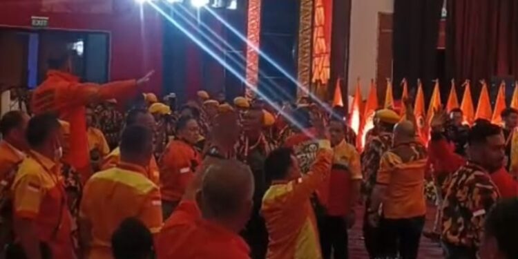 Ⓒ Hak cipta foto di atas dikembalikan sesungguhnya kepada pemilik foto Ⓒ Hak cipta foto di atas dikembalikan sesungguhnya kepada pemilik foto