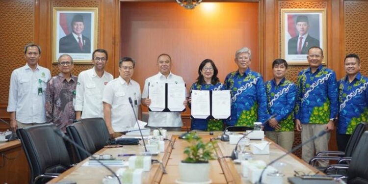 Ⓒ Hak cipta foto di atas dikembalikan sesungguhnya kepada pemilik foto Ⓒ Hak cipta foto di atas dikembalikan sesungguhnya kepada pemilik foto