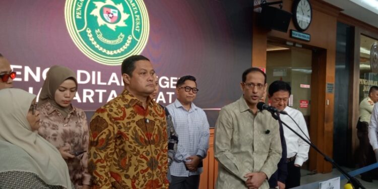 Ⓒ Hak cipta foto di atas dikembalikan sesungguhnya kepada pemilik foto Ⓒ Hak cipta foto di atas dikembalikan sesungguhnya kepada pemilik foto