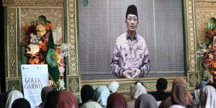 Ⓒ Hak cipta foto di atas dikembalikan sesungguhnya kepada pemilik foto Ⓒ Hak cipta foto di atas dikembalikan sesungguhnya kepada pemilik foto