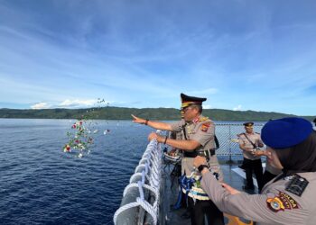 Sambut Hari Bhayangkara ke-80, Polda Aceh Gelar Upacara Ziarah Laut dan Tabur Bunga di Perairan Malahayati