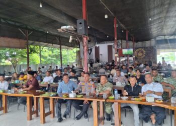 Pererat Kemitraan Lewat “Bola Gembira”, Polsek Mutiara Pidie Gelar Nobar Piala Dunia 2026 Bersama Warga