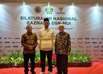 Ketua DPS Bank Aceh Raih Anugerah Kepatuhan Zakat
