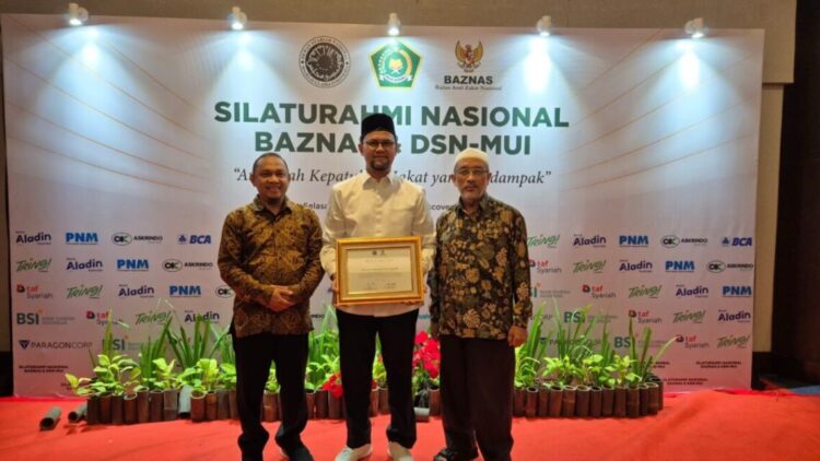Ⓒ Hak cipta foto di atas dikembalikan sesungguhnya kepada pemilik foto Ⓒ Hak cipta foto di atas dikembalikan sesungguhnya kepada pemilik foto