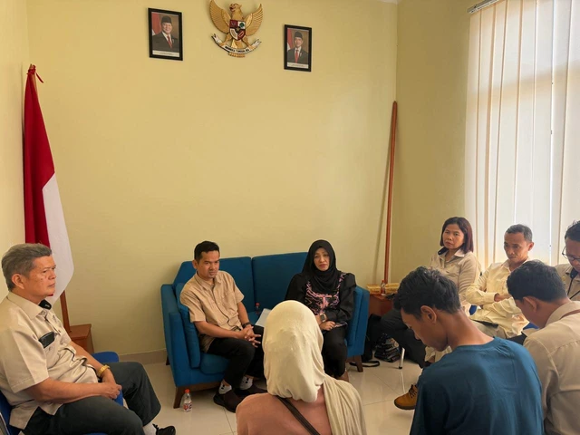 Ⓒ Hak cipta foto di atas dikembalikan sesungguhnya kepada pemilik foto Ⓒ Hak cipta foto di atas dikembalikan sesungguhnya kepada pemilik foto