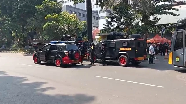 Ⓒ Hak cipta foto di atas dikembalikan sesungguhnya kepada pemilik foto Ⓒ Hak cipta foto di atas dikembalikan sesungguhnya kepada pemilik foto