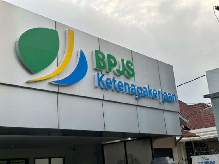 Ⓒ Hak cipta foto di atas dikembalikan sesungguhnya kepada pemilik foto Ⓒ Hak cipta foto di atas dikembalikan sesungguhnya kepada pemilik foto