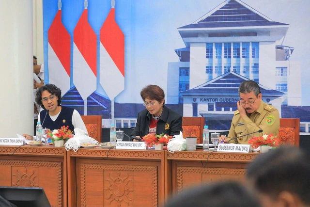Ⓒ Hak cipta foto di atas dikembalikan sesungguhnya kepada pemilik foto Ⓒ Hak cipta foto di atas dikembalikan sesungguhnya kepada pemilik foto