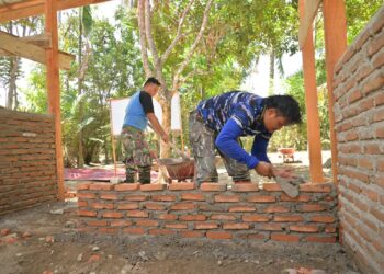 Satgas TMMD Kodim 0102/Pidie Kebut Rehab RTLH, Rumah Rabunmah Amin Masuki Tahap Pemasangan Dinding Bata