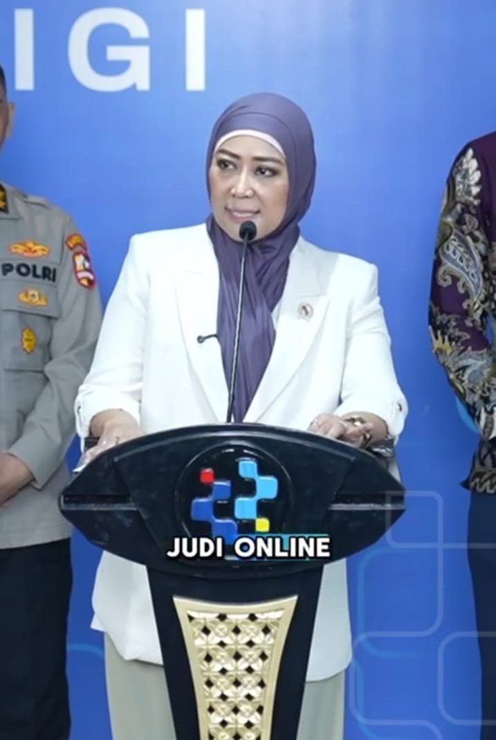 Ⓒ Hak cipta foto di atas dikembalikan sesungguhnya kepada pemilik foto Ⓒ Hak cipta foto di atas dikembalikan sesungguhnya kepada pemilik foto