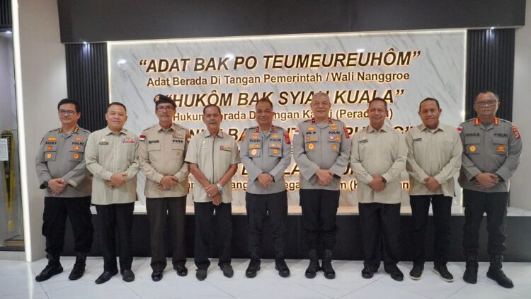 Ⓒ Hak cipta foto di atas dikembalikan sesungguhnya kepada pemilik foto Ⓒ Hak cipta foto di atas dikembalikan sesungguhnya kepada pemilik foto