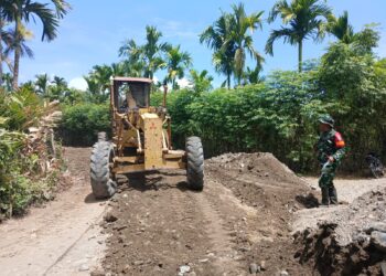 Alat Berat Beroperasi Penuh, Satgas TMMD Ke-129 Genjot Pengerasan Jalan Pertanian di Lhok Panah