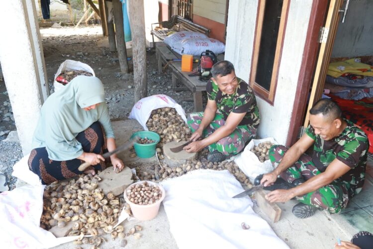 Ⓒ Hak cipta foto di atas dikembalikan sesungguhnya kepada pemilik foto Ⓒ Hak cipta foto di atas dikembalikan sesungguhnya kepada pemilik foto
