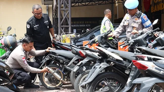 Ⓒ Hak cipta foto di atas dikembalikan sesungguhnya kepada pemilik foto Ⓒ Hak cipta foto di atas dikembalikan sesungguhnya kepada pemilik foto