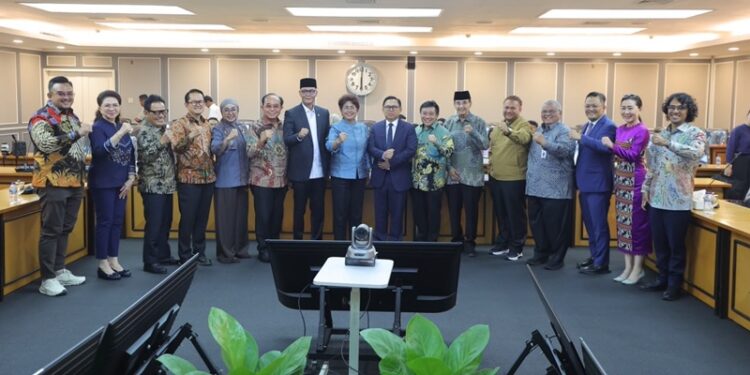 Ⓒ Hak cipta foto di atas dikembalikan sesungguhnya kepada pemilik foto Ⓒ Hak cipta foto di atas dikembalikan sesungguhnya kepada pemilik foto