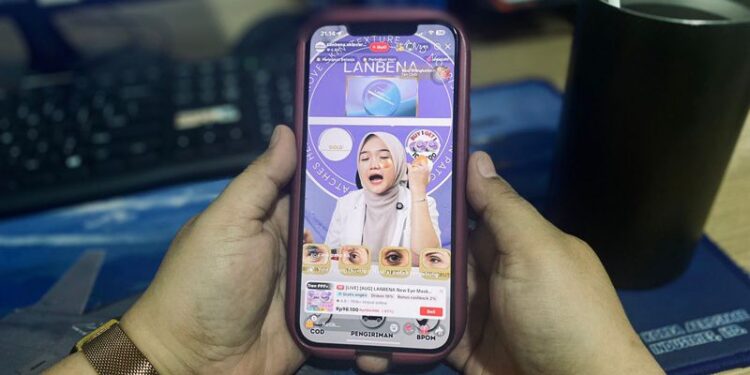Ⓒ Hak cipta foto di atas dikembalikan sesungguhnya kepada pemilik foto Ⓒ Hak cipta foto di atas dikembalikan sesungguhnya kepada pemilik foto