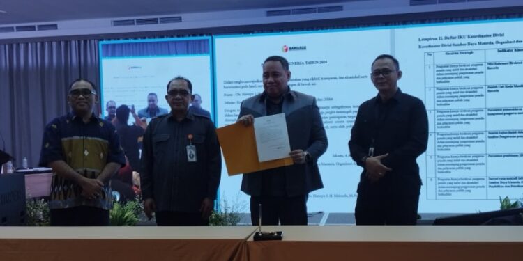 Ⓒ Hak cipta foto di atas dikembalikan sesungguhnya kepada pemilik foto Ⓒ Hak cipta foto di atas dikembalikan sesungguhnya kepada pemilik foto