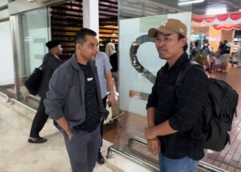 Senator Azhari Cage Pulangkan Warga Langsa Korban Scammer