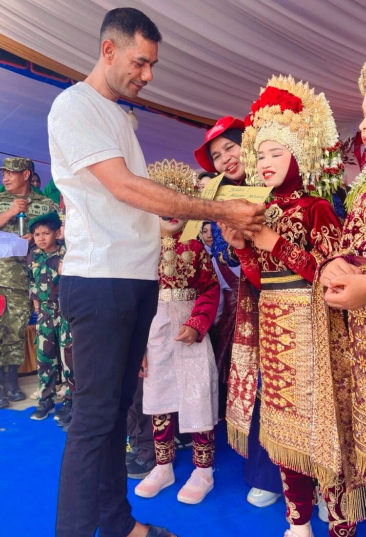 Ⓒ Hak cipta foto di atas dikembalikan sesungguhnya kepada pemilik foto Ⓒ Hak cipta foto di atas dikembalikan sesungguhnya kepada pemilik foto