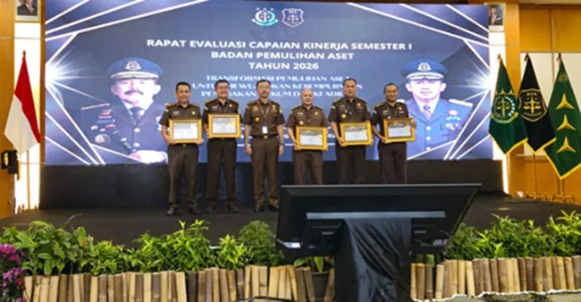 Ⓒ Hak cipta foto di atas dikembalikan sesungguhnya kepada pemilik foto Ⓒ Hak cipta foto di atas dikembalikan sesungguhnya kepada pemilik foto