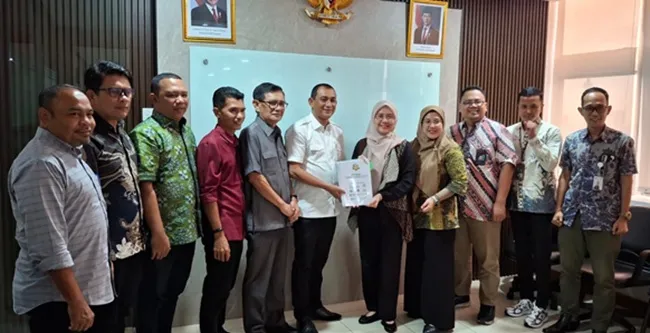 Ⓒ Hak cipta foto di atas dikembalikan sesungguhnya kepada pemilik foto Ⓒ Hak cipta foto di atas dikembalikan sesungguhnya kepada pemilik foto